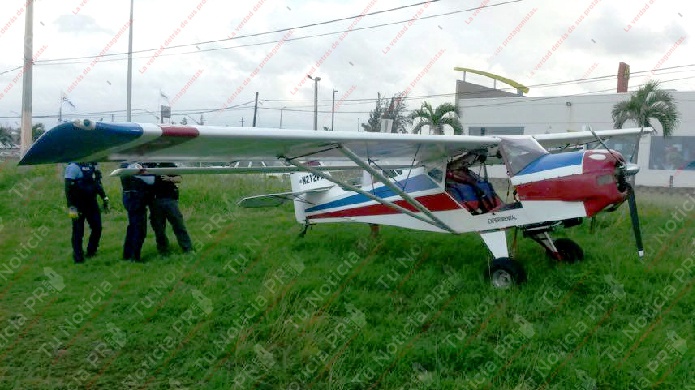 Piloto aterriza con su avioneta frente a un McDonald’s para comprarse un café (Video)