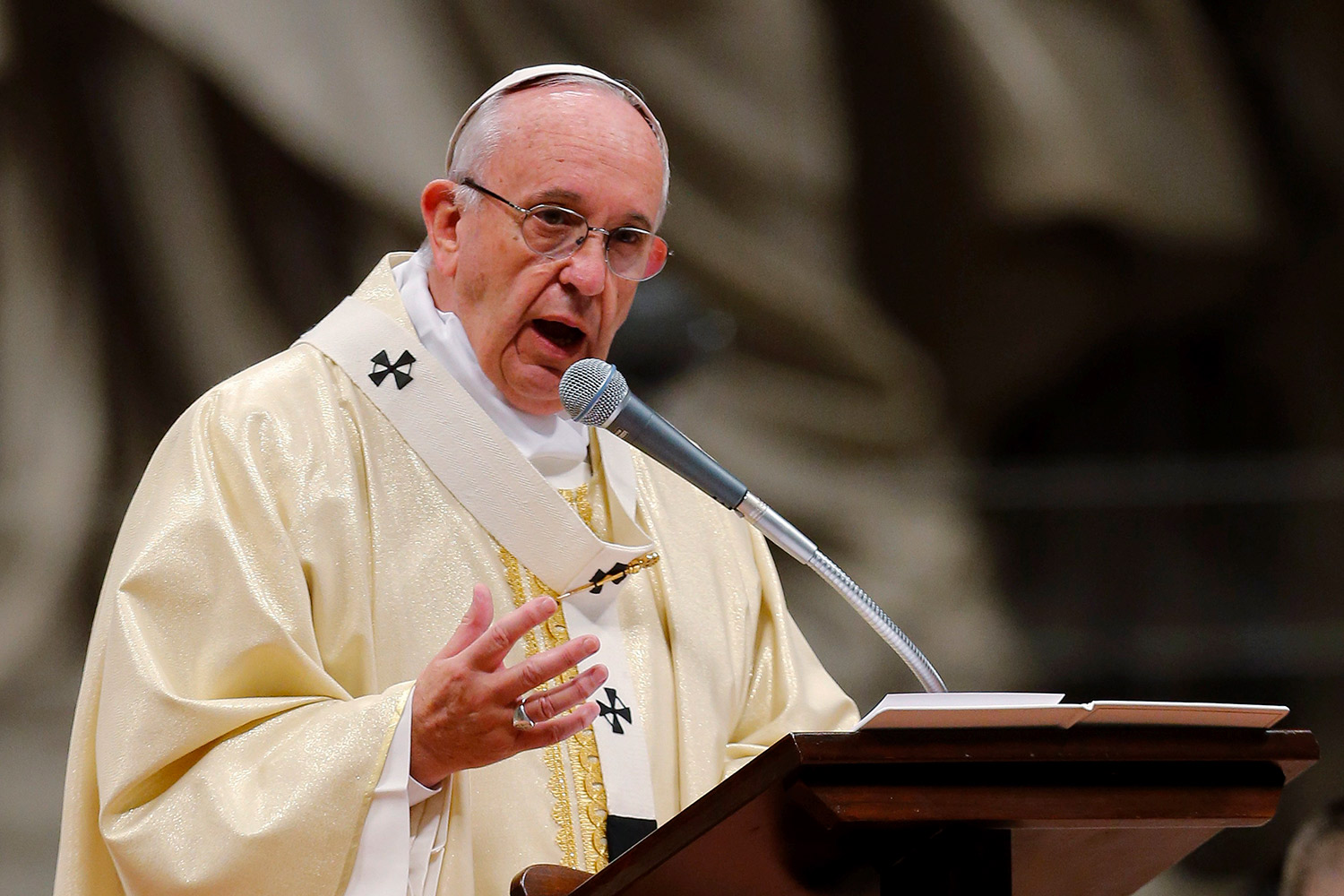 Papa Francisco pide evitar los enchufismos en el mundo laboral