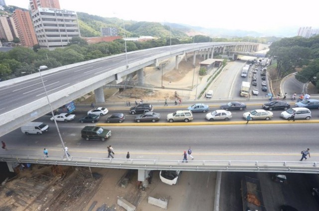 Cierre nocturno del paso en la autopista Valle-Coche por mantenimiento