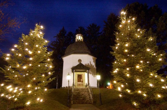 (FILES) This file photo taken on December 10, 2003 shows the Silent-Night-Memorial-Chapel in Austrian village of Oberndorf.     The Silent-Night-Chapel stands on the original site of St. Nikolaus Church where Christmas carol "Silent Night! Holy Night!" was heard for the first time on Christmas Eve in 1818. Joseph Mohr wrote the lyrics in 1816 and Franz Xaver Gruber added his melody in 1818.   / AFP / JOE KLAMAR