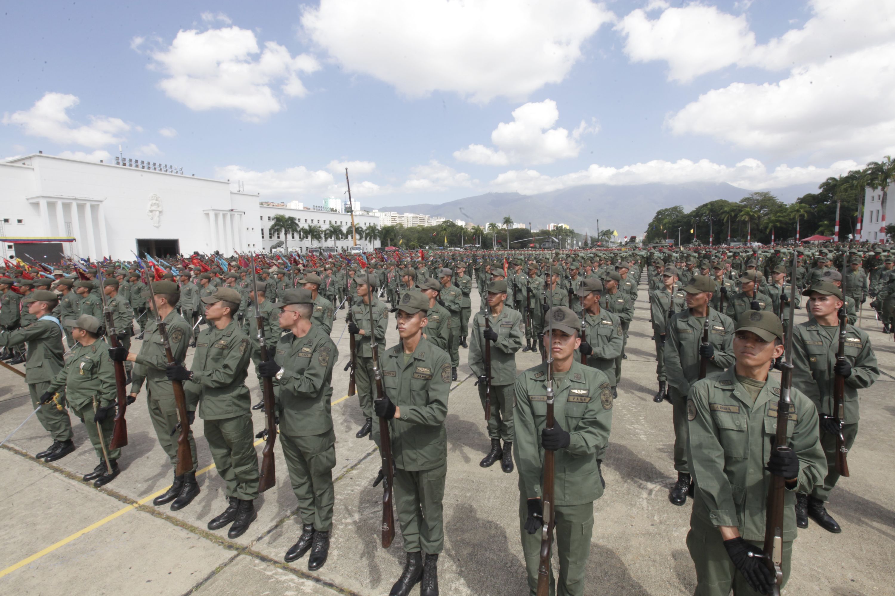 Daniel Merchán: 5,6 millardos gastó el Gobierno para armar a la FANB y la represión en 17 años