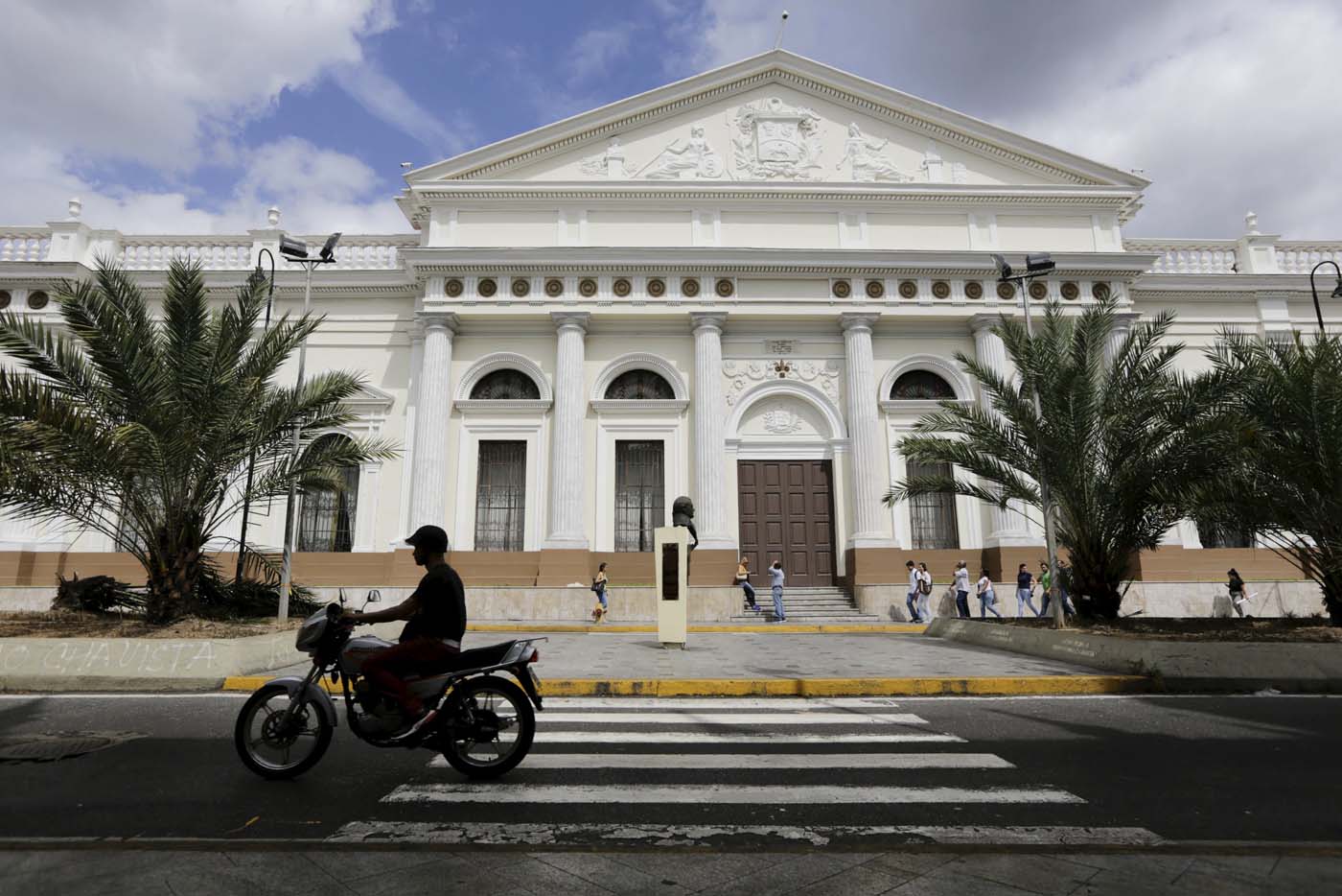 La oposición lista para llenar la Asamblea Nacional