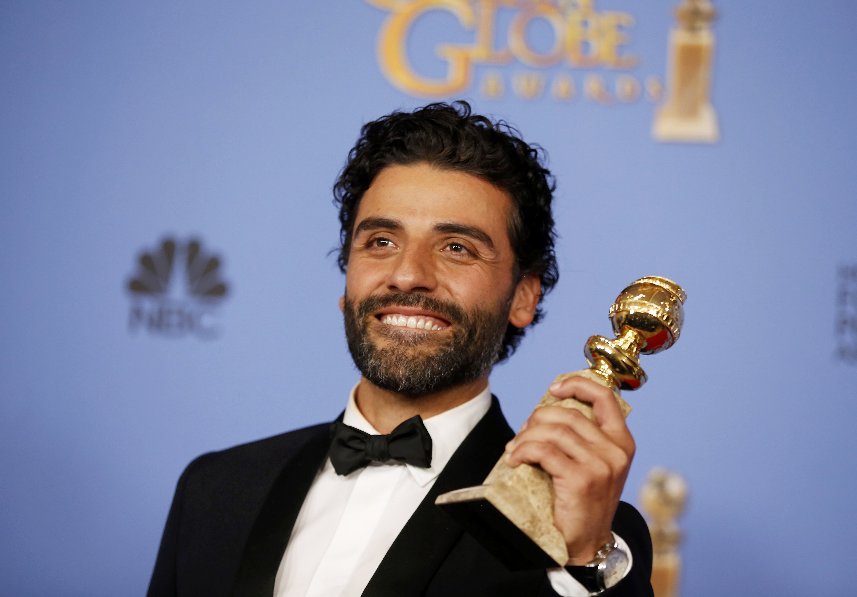 Actor guatemalteco gana el Globo de Oro a mejor actor en una miniserie