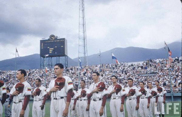 .XIV Campeonato Mundial de Béisbol Amateur en el Estadio Universitario.