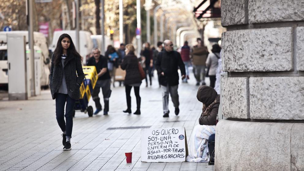 Inestabilidad política podría pesar en la economía de España, según FMI