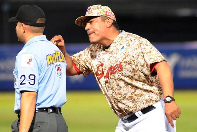 Suspendido por cuatro juegos Eduardo Pérez, manager de Tigres de Aragua