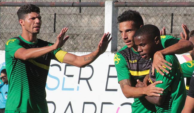 Jhon Murillo anotó un golazo en Portugal