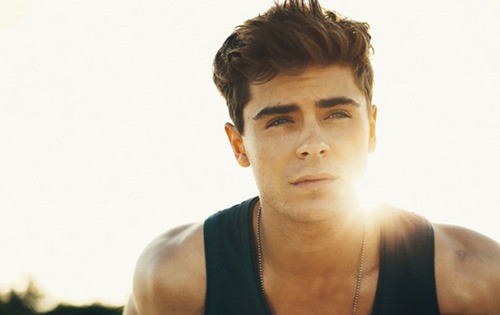 ¡Colirio para las chicas! Zac Efron haciendo pesas (Foto)