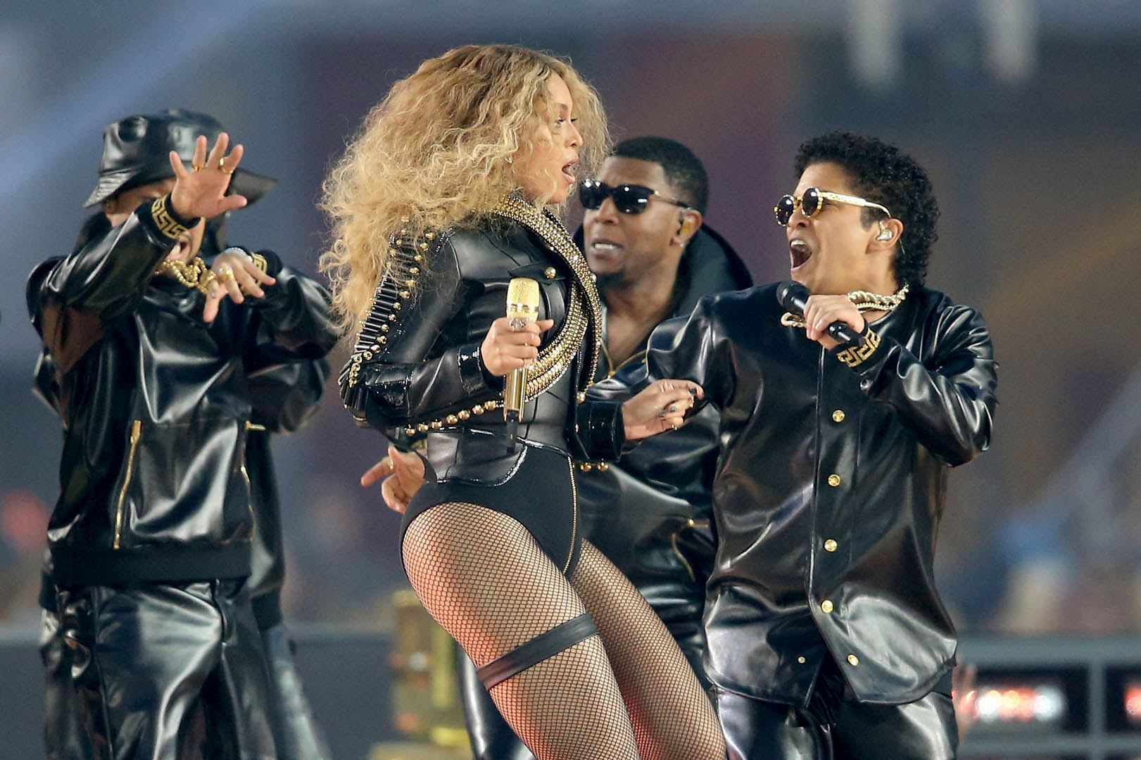 Los súper piernones de Beyoncé en el #SuperBowl (en alta calidad)