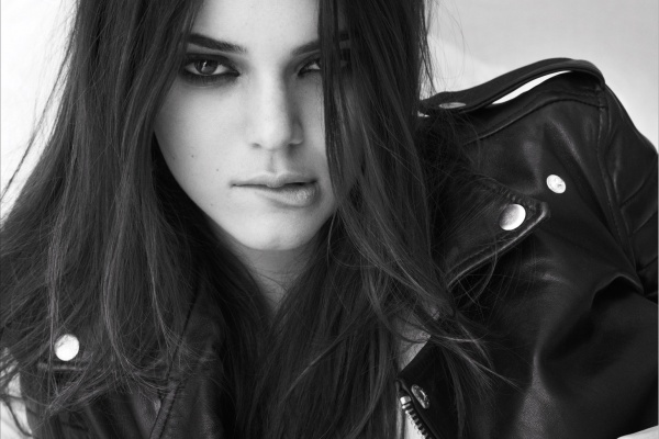 Así luce la ropa interior de Calvin Klein en el cuerpito de Kendall Jenner (FOTOS)