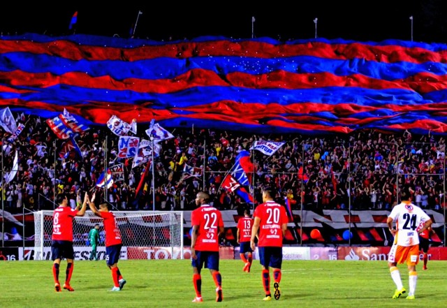 Cerro Porteño derrotó al Cobresal y supera su crisis