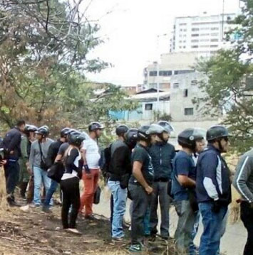 Cadáver de motorizado ocasionó cola en la Francisco Fajardo a la altura de Quinta Crespo