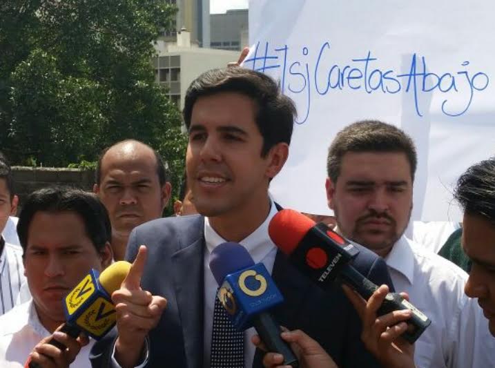 “Maduro solo debe reforzar sus apariciones para seguir disminuyendo su paupérrima popularidad”