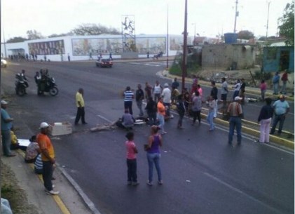 Protestaron por falta de agua en Punto Fijo #1M