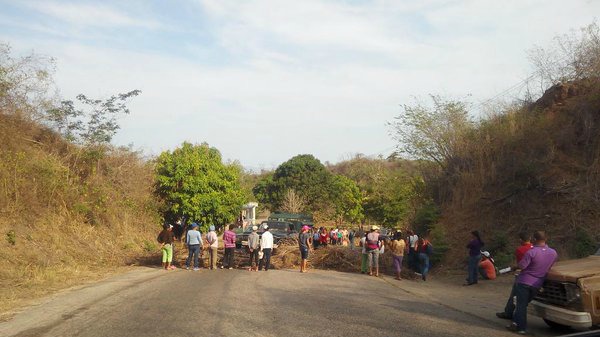 En el estado Sucre vecinos de Cariaco salieron a protestar