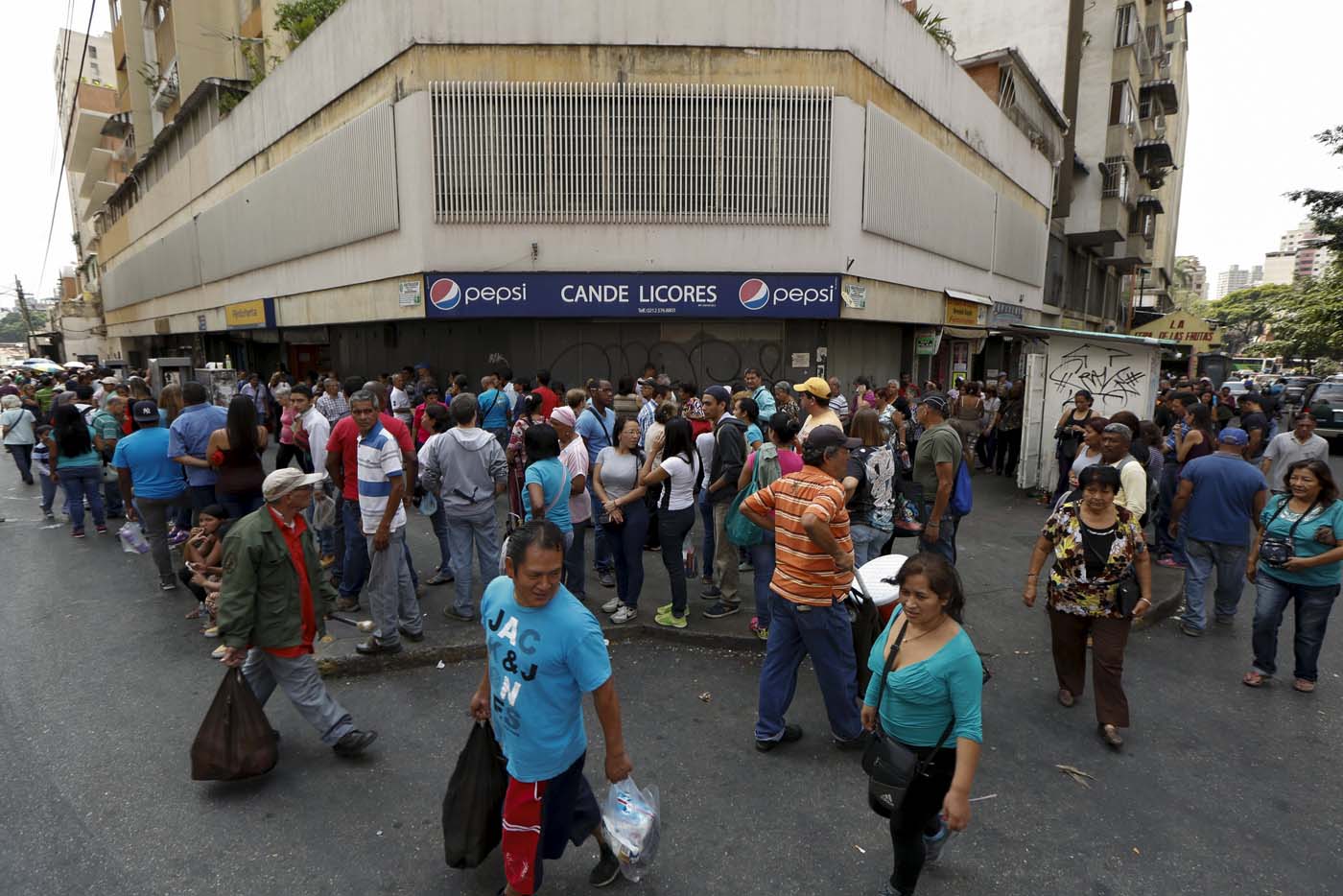 Cae despacho de regulados a los supermercados