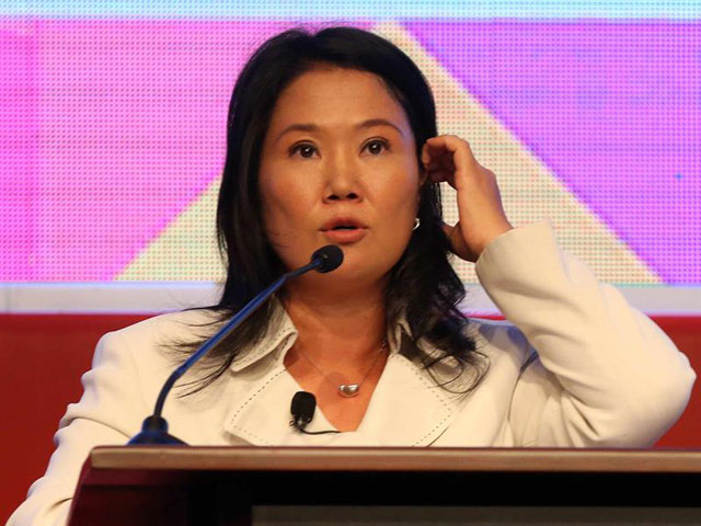 Keiko Fujimori se mantiene en la carrera presidencial y se perfila como primera en las encuestas