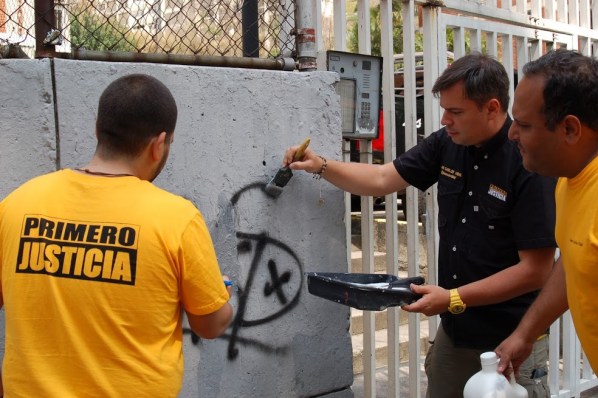 Juan con Primero Justicia recuperando pared