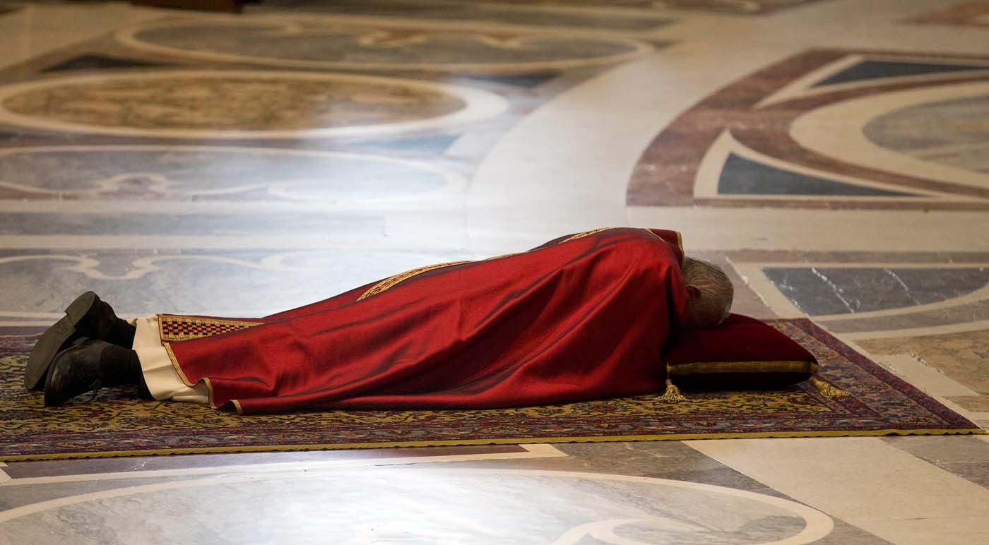 El Papa preside la ceremonia de la Pasión de Cristo (Fotos)