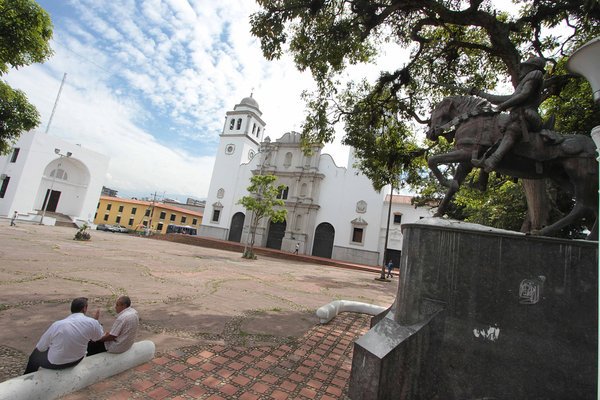 San Cristóbal cumple 455 años entre servicios deficientes y escasez