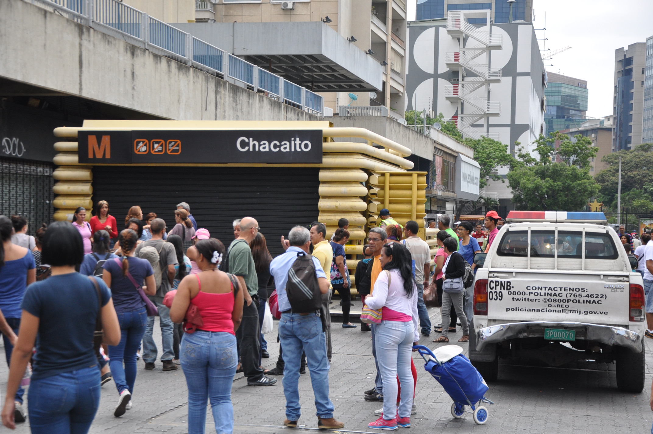 Falta de personal obliga a cerrar salidas del Metro