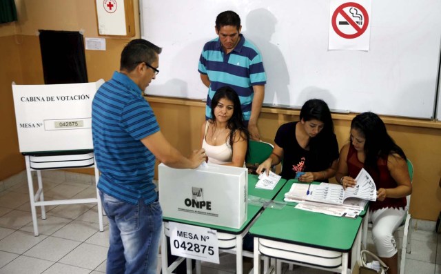 2016-04-10T133548Z_1490331076_GF10000377575_RTRMADP_3_PERU-ELECTION