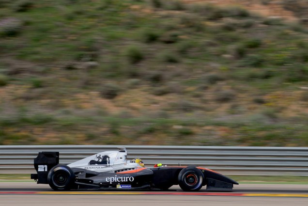 JOHNNY CECOTTO JR SUMÓ 10 PUNTOS EN MOTORLAND ARAGÓN QUE LO UBICAN EN EL NOVENO PELDAÑO EN EL INICIO DE LA FÓRMULA V8 3.5