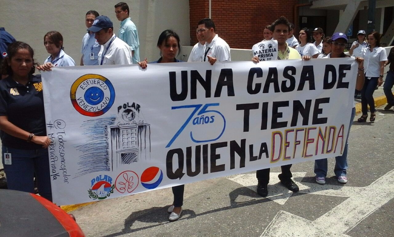 Empleados de Polar hacen “cadena humana” en todo el país para exigir materia prima (Fotos+Video)