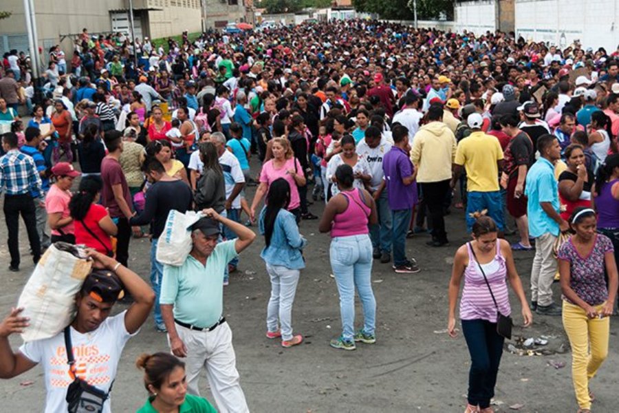 #11M: Así amanecieron las colas este miércoles