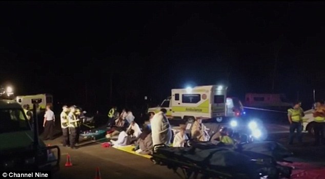 Unos cuarenta turistas escapan de un barco en llamas en Australia