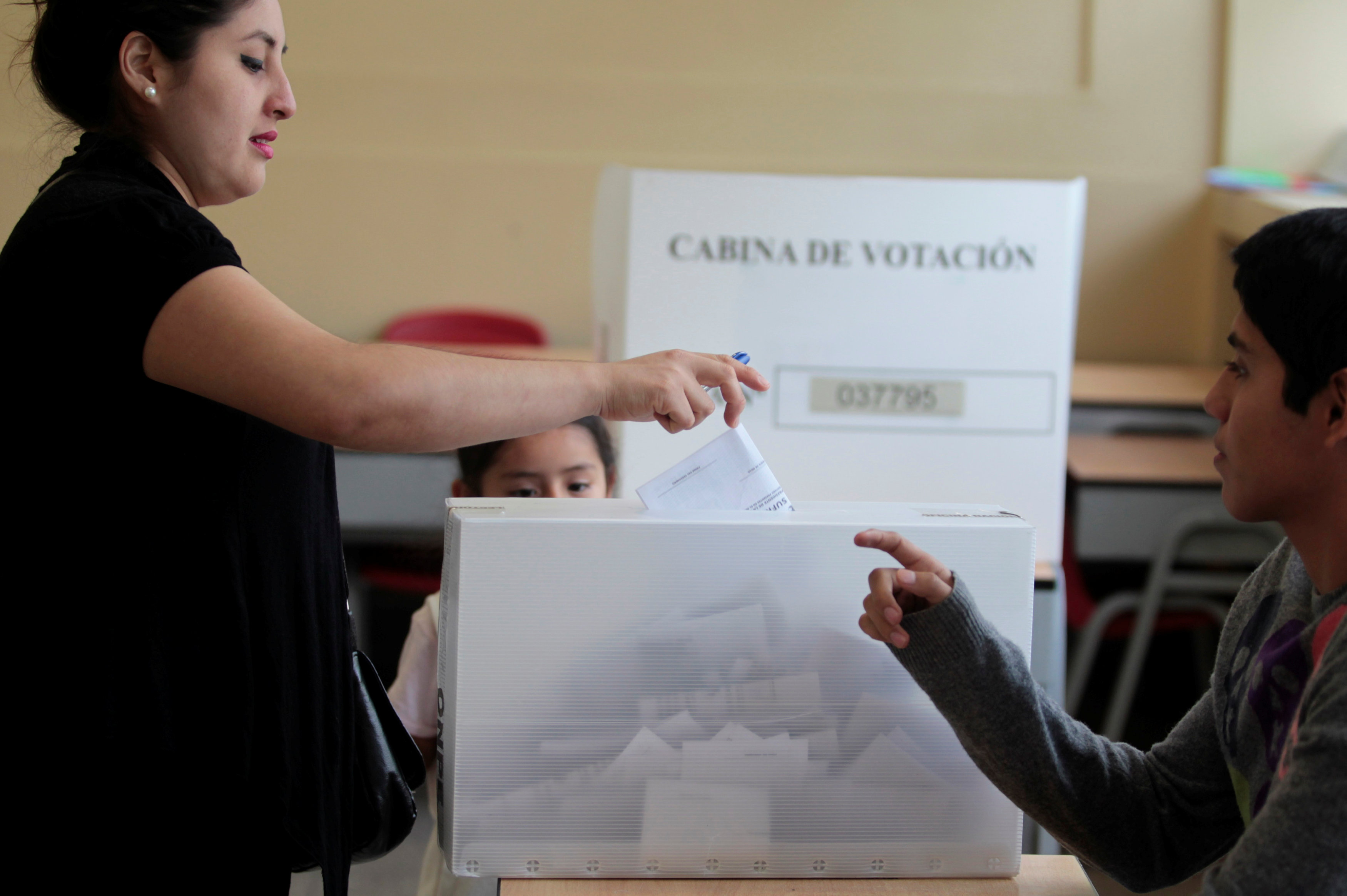 Dieciséis detenidos por infringir ley electoral en presidenciales de Perú