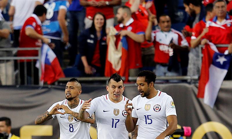 Vidal salva a Chile con un penalti y deja a Bolivia sin posibilidades