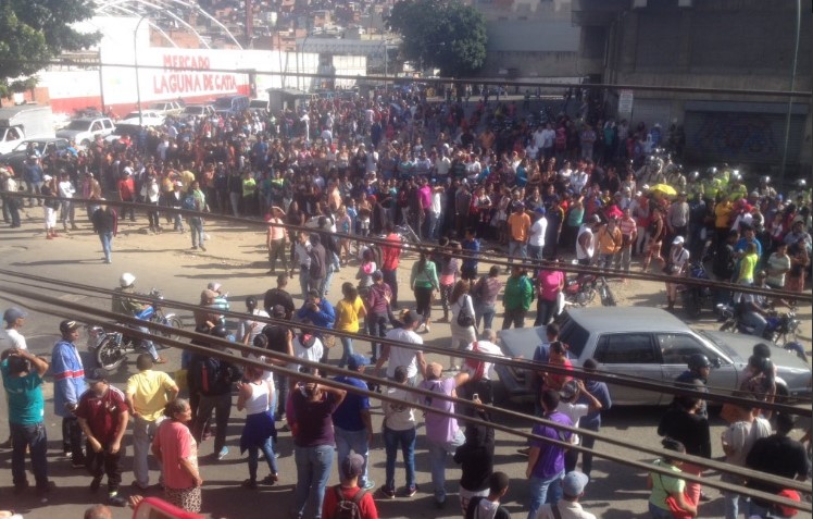 ¡Hay hambre! Reportan protesta en Catia este #11Jun