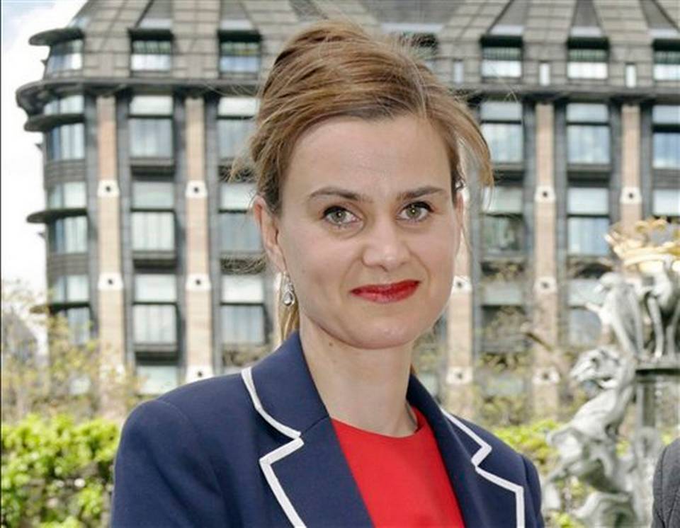 Murió diputada británica atacada en Inglaterra