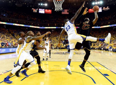 Cleveland vence 93-89 a Golden State para su primer título de la NBA