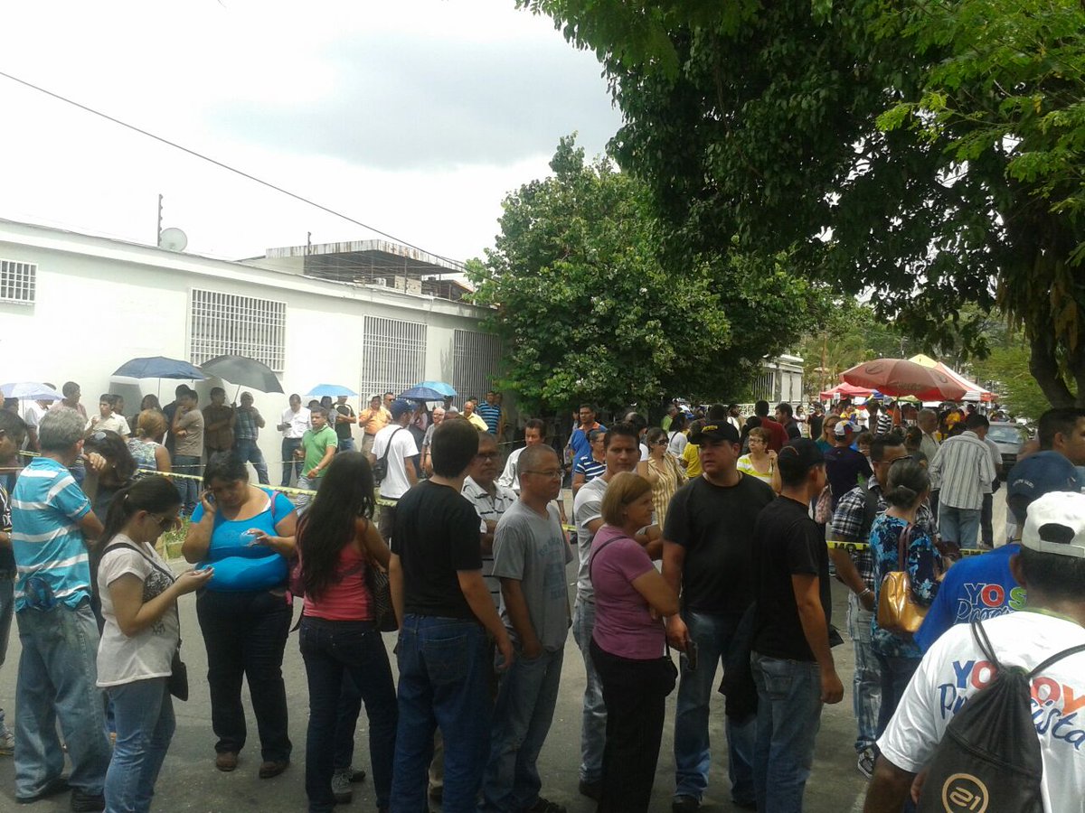 Así están las colas para la validación de firmas en Trujillo (Fotos + Video)