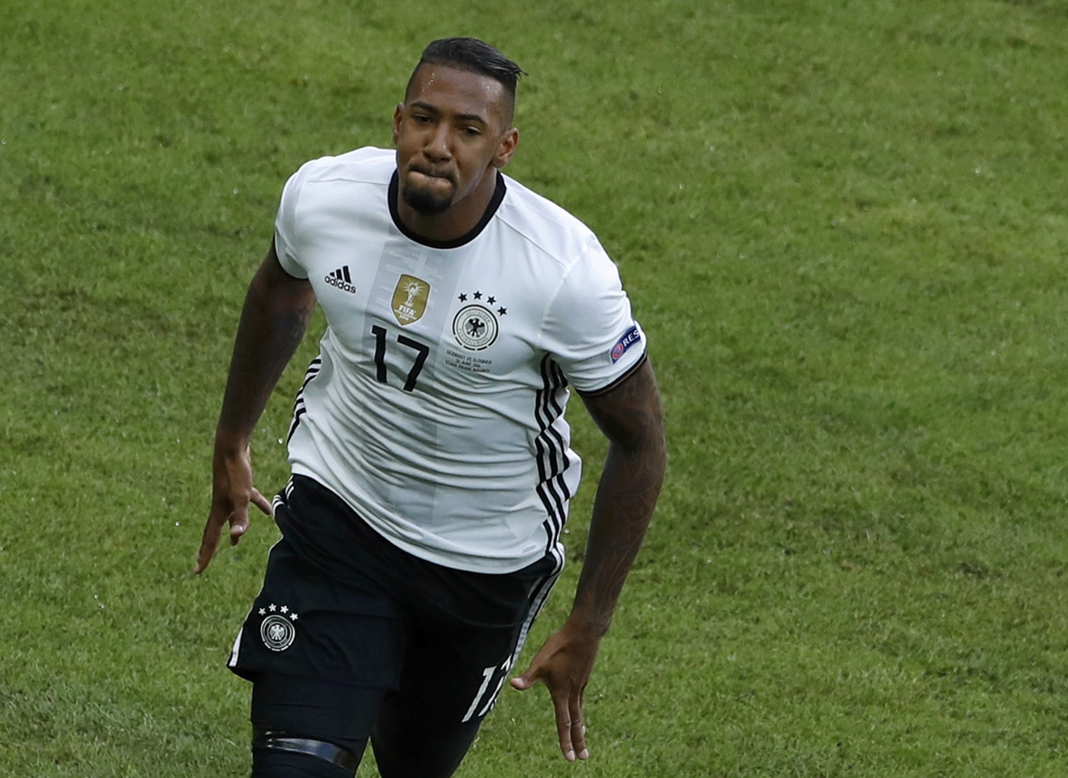 El futbolista Jérôme Boateng deberá pagar una millonaria multa por violencia conyugal