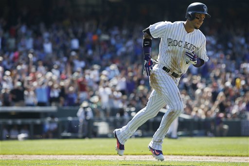 Carlos González conectó grand slam en victoria de los Rockies