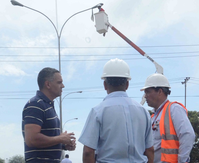 Reparan y recuperan alumbrado público en Puerto Cabello