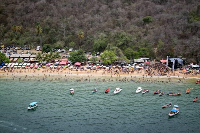 Cuatro sujetos atracaron a 40 personas en una playa de Guanta