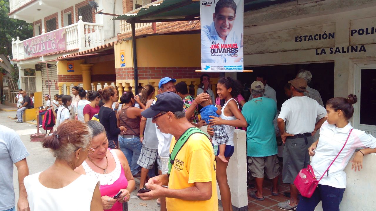 Fundación Manos Para Vargas realiza jornada asistencial en Las Salinas