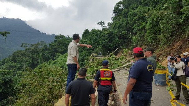 Cerraron vía hacia Ocumare de la Costa por derrumbes