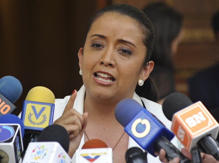 Gaby Arellano solicitó el traslado de Rosmit Mantilla con urgencia para ser operado de la vesícula