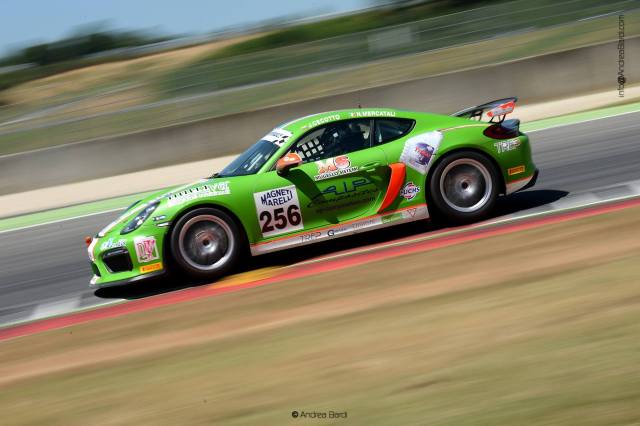 JONATHAN CECOTTO MARCÓ LA POLE POSITION Y SE IMPUSO EN MUGELLO EN EL TROFEO CAYMAN GT4