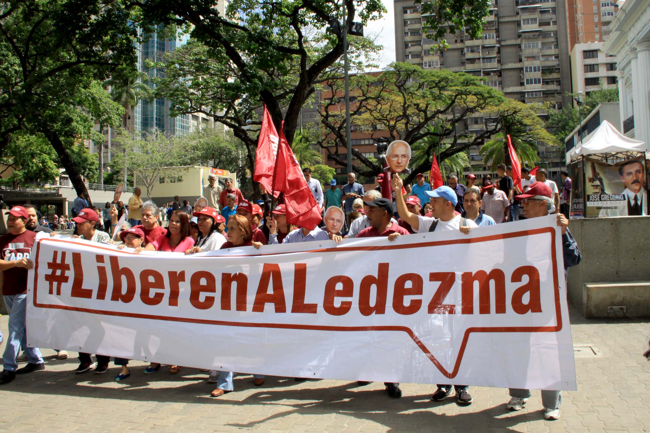 Ledezma cumple 700 días preso, realizarán cadena humana para exigir su libertad