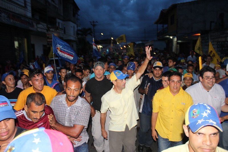 Capriles: El pueblo saldrá a la calle si el TSJ dicta una sentencia contra el revocatorio