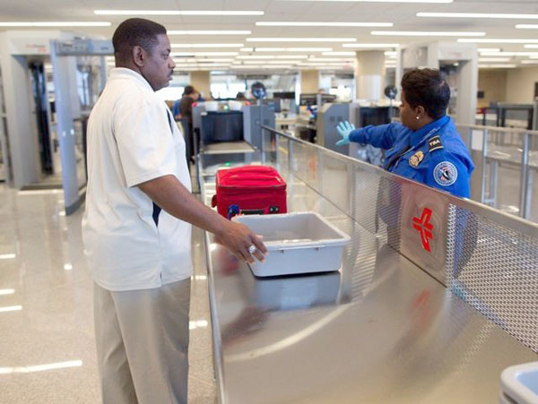 ¿Vacacionas?, nunca digas esto en un aeropuerto