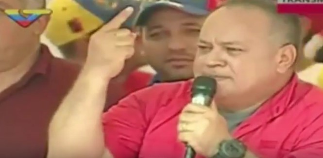 ¿Colectivos bachaqueros?… escuche a Diosdado todo vuelto un ocho con los Clap