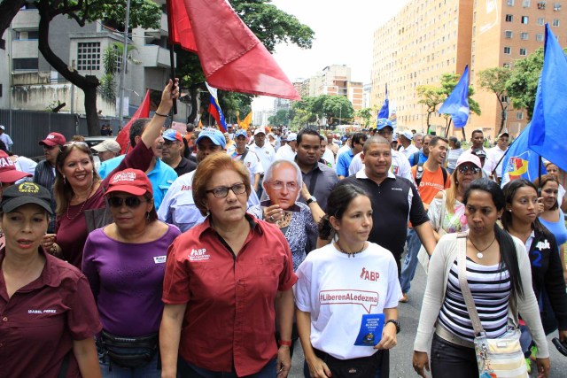 270716. Marcha 20% Firmas Avenida Libertador (2)