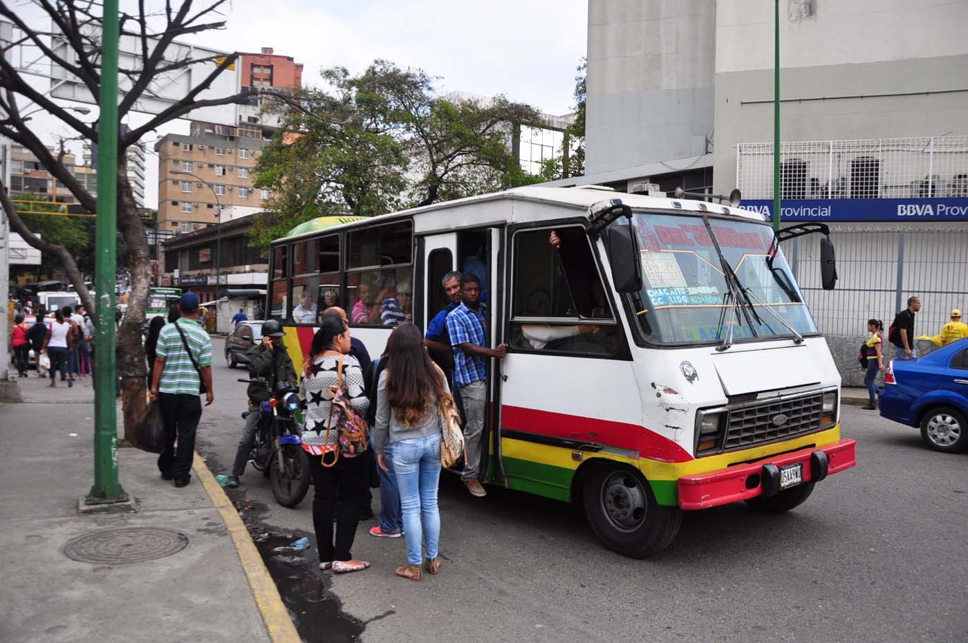 Suspenden aumento del pasaje urbano en La Fría